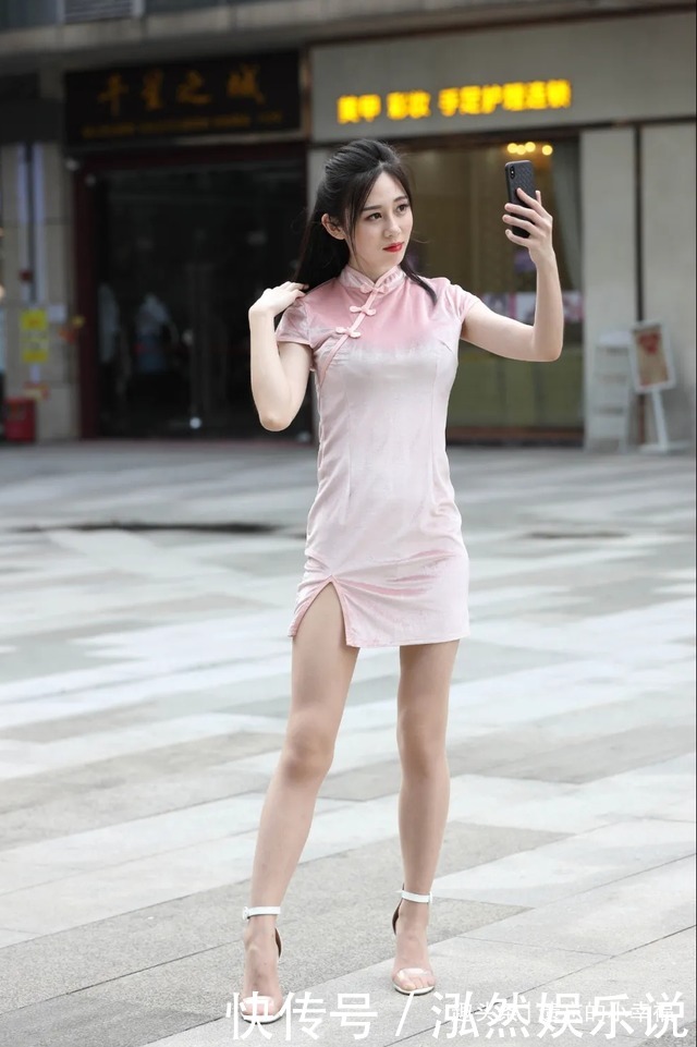 粉色时尚旗袍,搭配精致高跟凉鞋,穿出高贵典雅的韵味