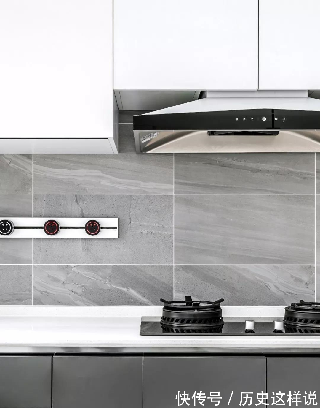 黑白灰|77平两居室户型,现代简约风,时尚又实用(附平面图)