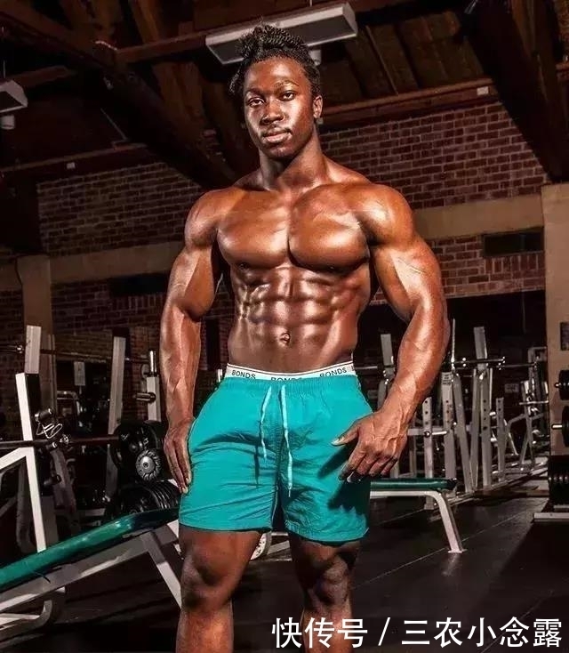 深蹲|他痴迷深蹲10年, 练成“无敌牛蛙腿霸”