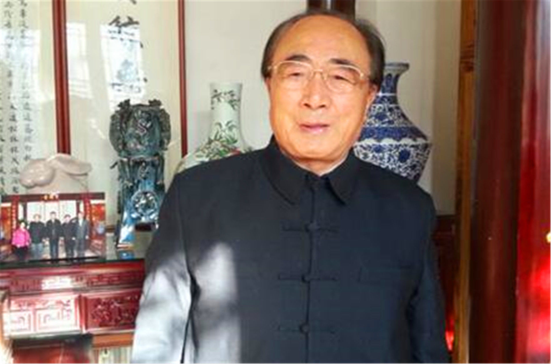 草书歌行#84岁老人练楷书70年,写一幅字卖593万,被誉为“中华第一楷书”