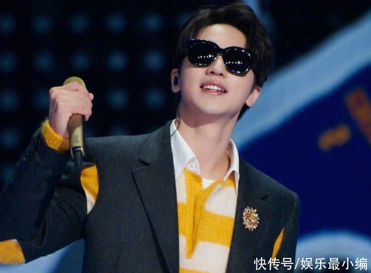 路透|喬欣許魏洲上戀綜被拍，帥哥美女約會(huì)好浪漫，桌上的白酒卻搶鏡了