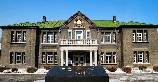 男子死后留包破纸,多年后却知是值10亿文物,儿子当即无偿上交