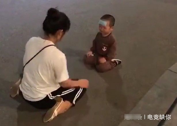 家长|“耍赖宝妈”专治宝宝生气撒娇火了,宝宝:这届家长真不好带!