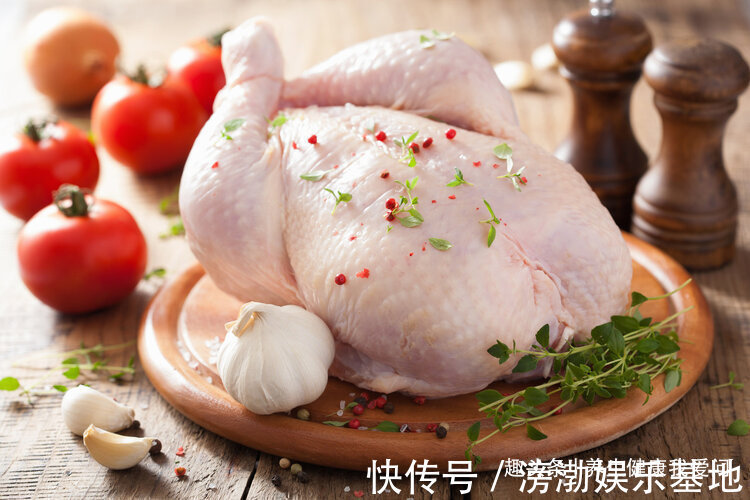 大肠癌|吃肉别吃鸡肉,不但不营养还致癌?鸡肉究竟还能不能吃?进来看看