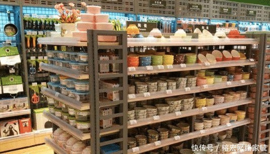 小时|半夜几乎没人买东西,为何便利店还24小时营业?老板:我们不傻