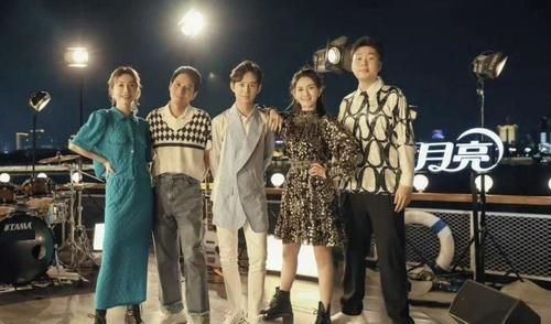 快樂大本營|《快本》被傳無限期停播，何炅已經(jīng)辭職，被相關(guān)人員打假后再度反轉(zhuǎn)