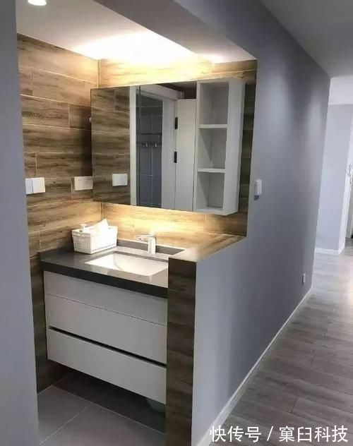 实用|老公不听劝非要在门口砌半堵墙，装好后发现太实用了，晒晒！