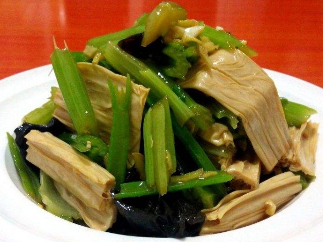 泡发的腐竹|“它”就是“浓缩后的豆浆”,营养成分是鸡蛋好几倍,错过太亏了