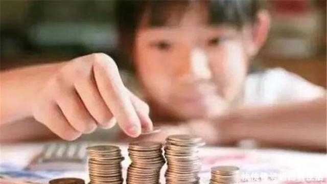 盲盒|12岁女孩三天花12W买盲盒,父母发现后要退款,店员以为富二代