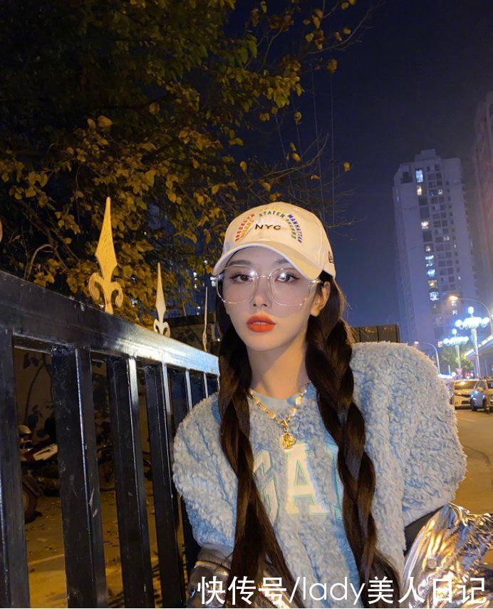  舒服|好冷啊！毛绒单品也该穿起来了，颜值+保暖2合一，暖乎乎真舒服