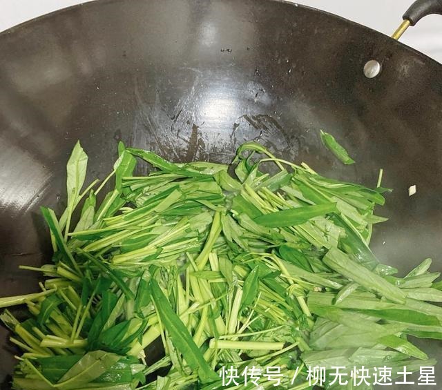 预防脂肪肝|清炒空心菜,家庭版做法,劲道美味!