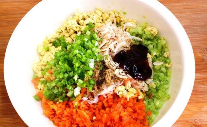 做白菜馅的时候,教你“3不放3多放”,饺子的香味是满口的,鲜嫩的还不出水