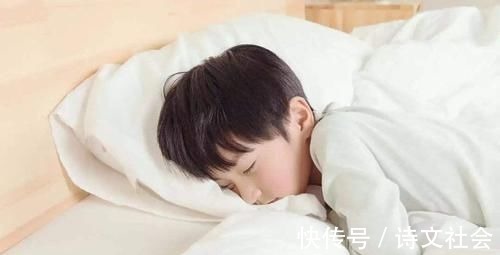 记忆力|哈佛大学研究发现:孩子在2个“黄金期”睡觉,更有助于大脑发育