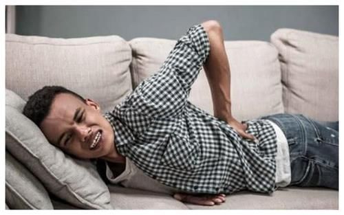 衰老|当男性出现这几个丑态时，别不承认，你已经不再年轻！