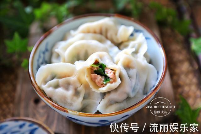 调韭菜馅儿时,只要记住调味顺序,韭菜就不会出水,饺子鲜汁四溢
