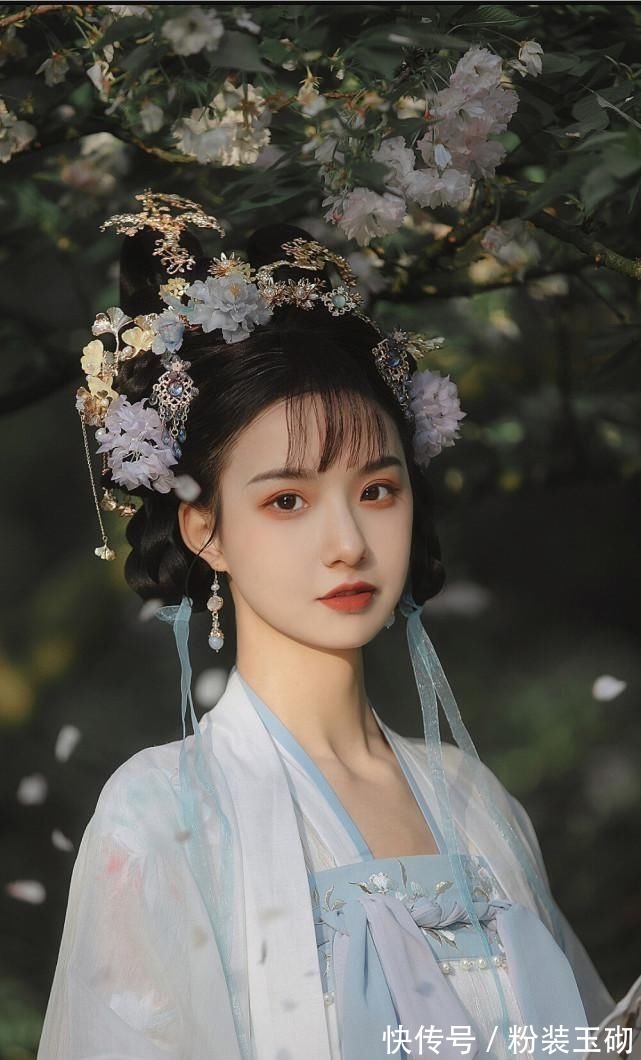 汉服&穿奶奶亲手做的汉服,却被汉服娘喷“山”,汉服圈戾气这么重?