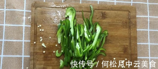 土豆丝|家常小炒青椒土豆丝！