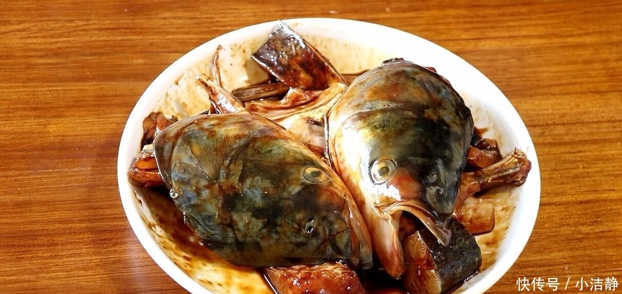 教你做砂锅焗鱼头,全过程不加水,鱼肉鲜嫩入味,做法简单易学