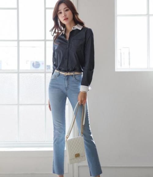 美女模特:牛仔裤穿出年轻活力,展现出美丽大方的气质