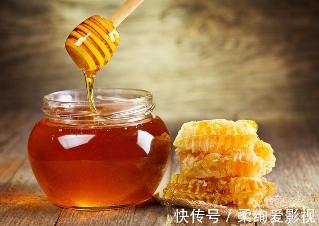 小美|长期喝蜂蜜和从不喝蜂蜜的人比,哪个更健康?别蒙在鼓里了