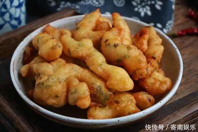 面糊|可以和油条媲美的早餐，面粉挤一挤炸一炸，香酥脆爽