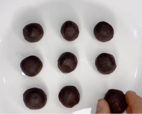 软萌可爱的烧果子，搭配香甜软糯的豆沙馅，做法超简单