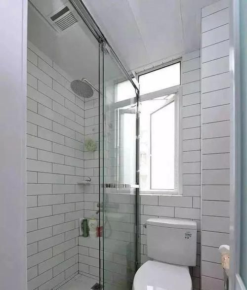 收纳|65㎡小户型客厅加隔断,超强空间利用率,素白雅致,仿佛多套房