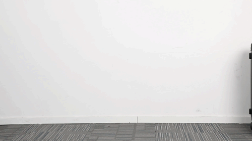 日本再现鬼才设计!同尺寸行李箱多装11瓶矿泉水,2米摔下无损