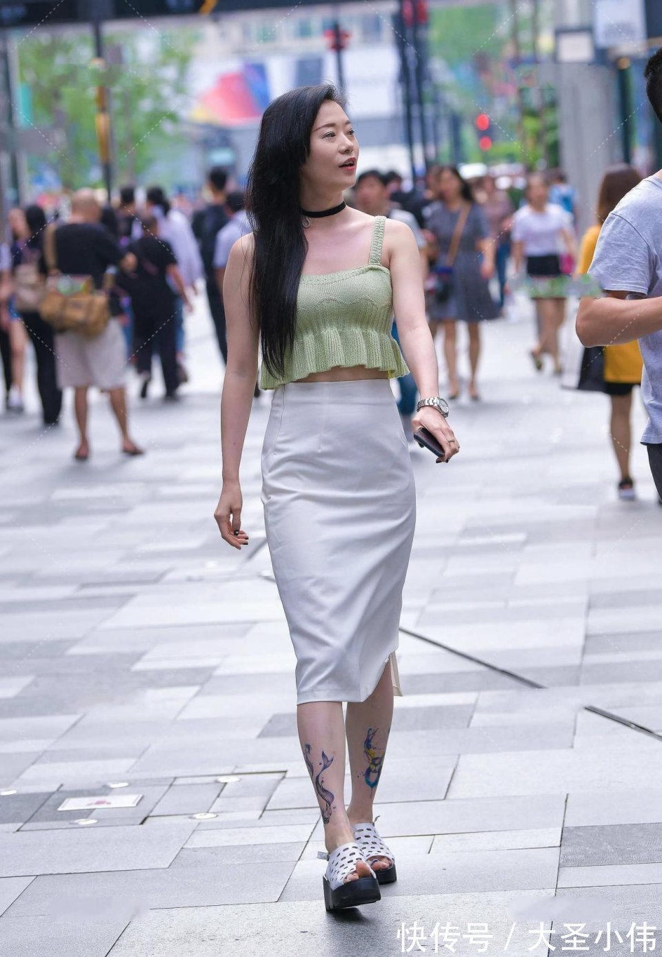 美女|美女街拍:这样的美女结婚后应该留在家里,不做任何工作,不经受一点挫折