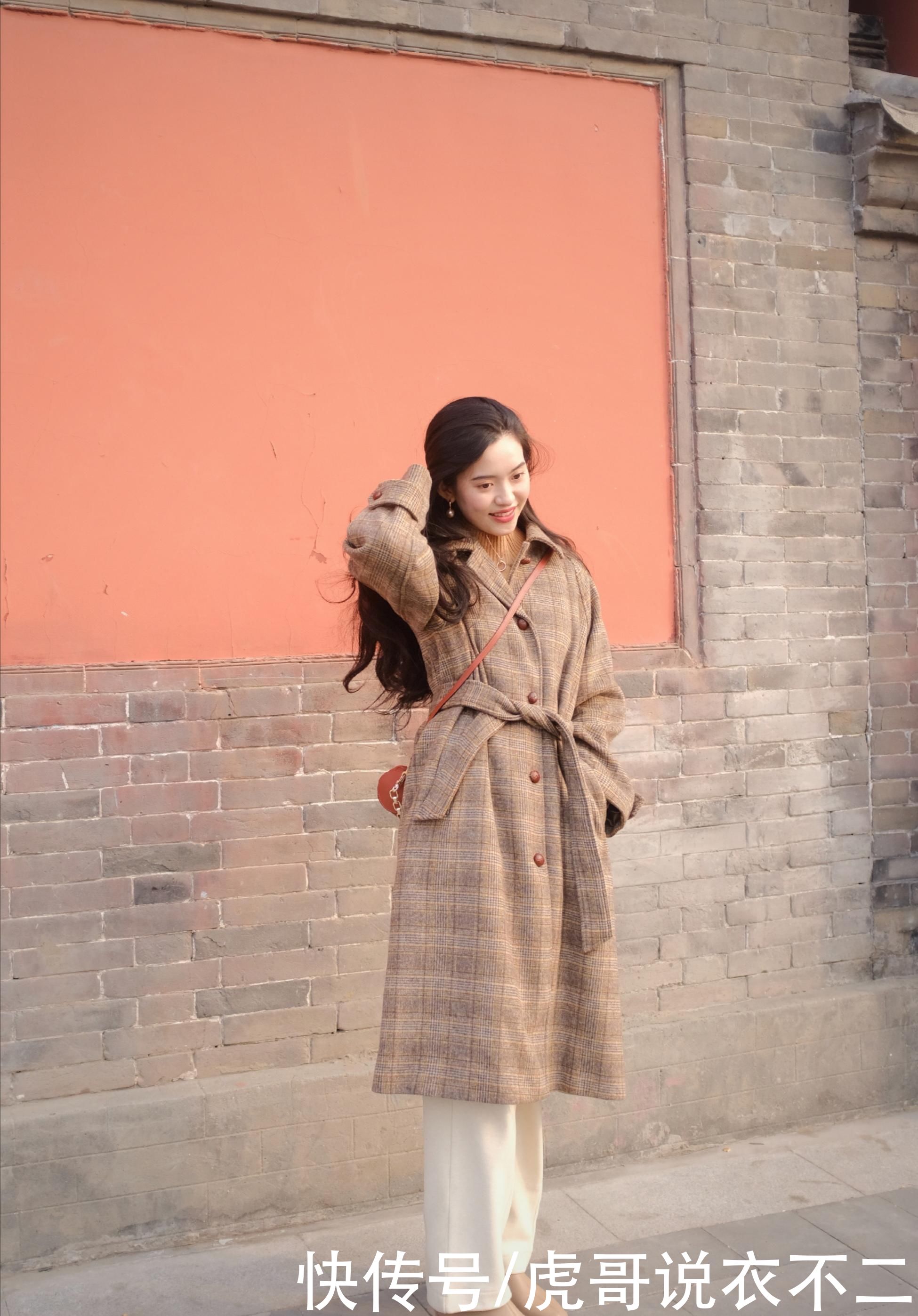 40岁女人穿对衣服“隐藏”年龄,优雅大气的穿搭,直接照着穿