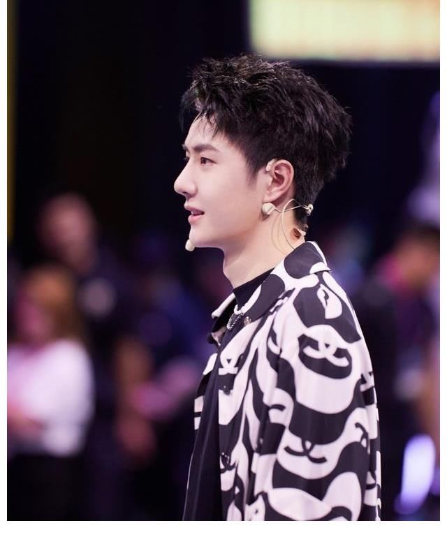 |粉丝抵制了个笑话,王一博赵丽颖二搭已定