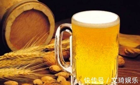 植物叶片不油绿,很多人会用淘米水、黄豆水,其实都不如这种水