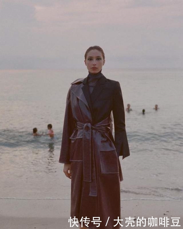 见过大场面的女人,春天穿风衣,都不会配这3种内搭,邋遢掉档次