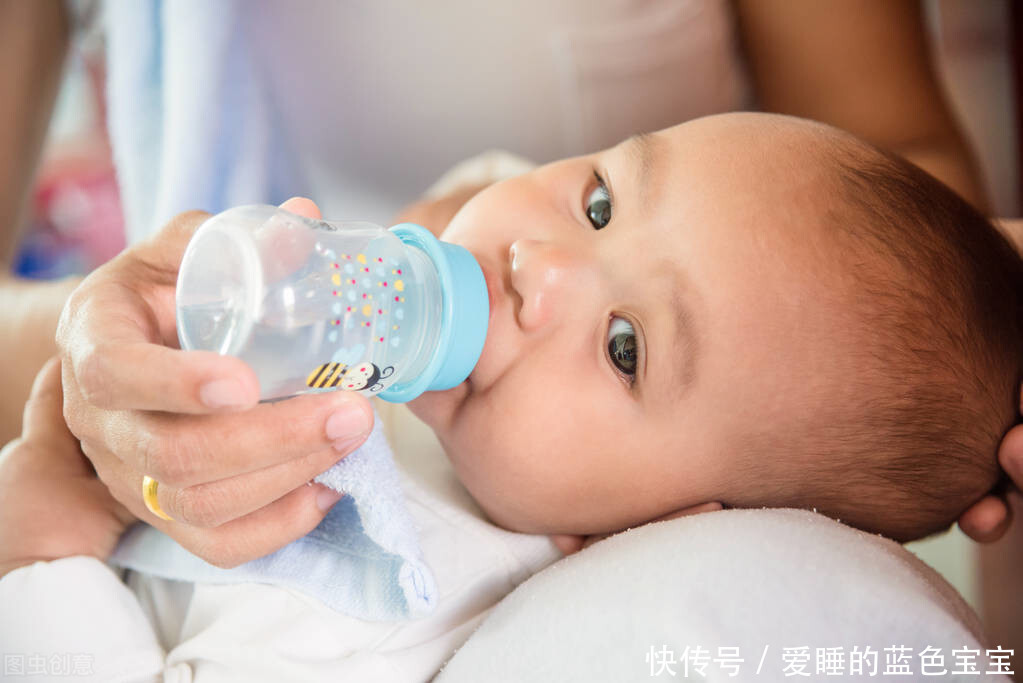 舌苔|宝宝舌苔厚、胀气、便秘？小心宝宝的积食信号！5招缓解宝宝积食