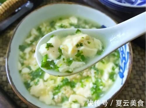 天冷了,豆腐和它是绝配,简单煮一煮,营养极高,补钙长个头