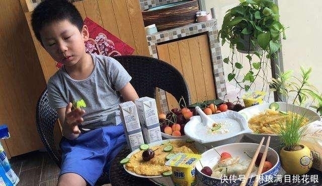 凯凯|紧急提醒立秋后,少给孩子吃4物,比泡面还垃圾,积食不长个