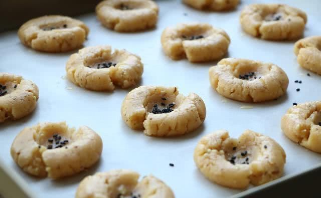 传统中式糕点,现在有了更健康的做法,口感香脆解馋,更好吃