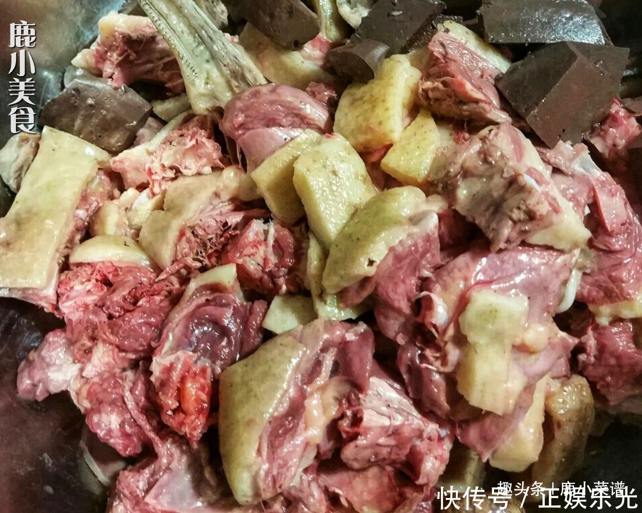 春节家宴最馋此美食,比牛羊肉美味,酱鲜爽辣肉酥嫩,家人抢着吃