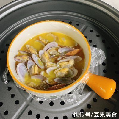 搅拌均匀|花甲蒸蛋这样做，口感味道一级棒