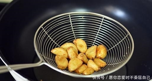 做牛肉时，放什么调料才能让牛肉更滑嫩？学会这一招就搞定！