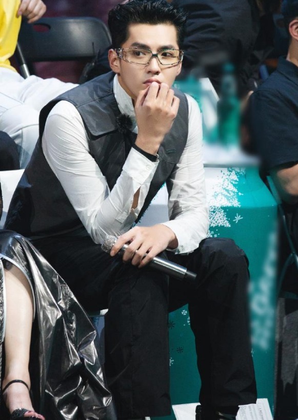 郑爽与吴亦凡合作节目, 被问为何来参加节目? 说出的话意味深长