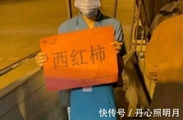 瞬間|蔡徐坤的接機名叫西紅柿,溫和與沸騰的瞬間,本想低調的!