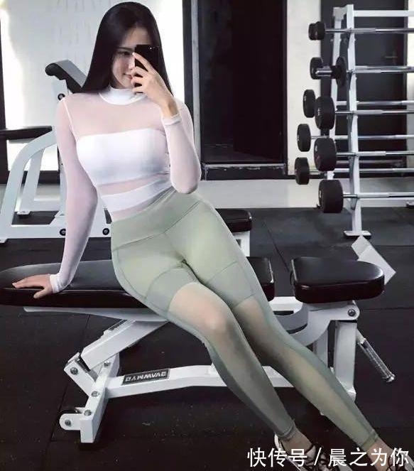 大长腿 时髦的紧身打底裤,展现出女性的迷人好身段,让身材线条清晰!