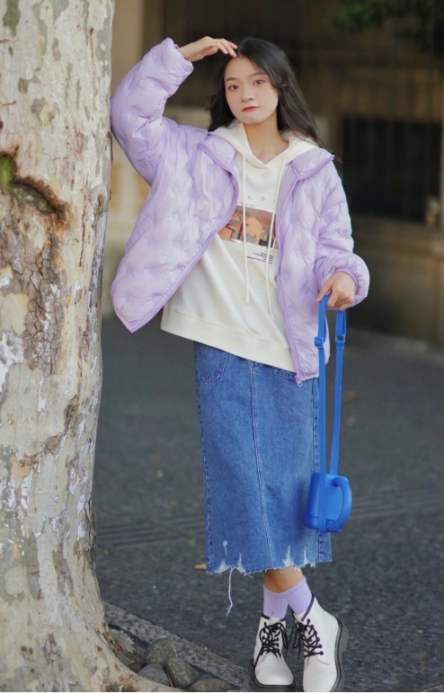 芭比 讲真,羽绒服穿这3种颜色太美了,时髦又保暖,适合黄黑皮