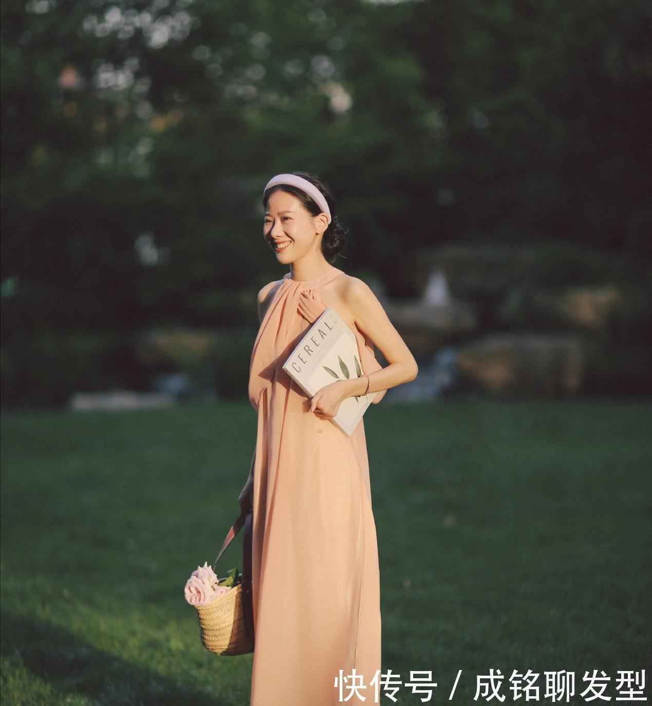 有气质|中年女人要想穿出优雅,少穿T恤多穿连衣裙,温柔减龄又有气质