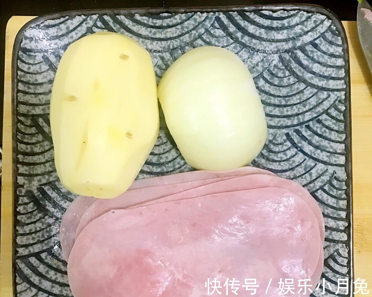 洋葱|鸡蛋,洋葱,土豆放在一起会碰撞出怎样的美味?没吃过的试试