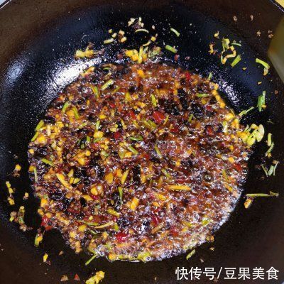 蒜瓣|超赞吮指香辣蟹别再用这么做了，教你新吃法
