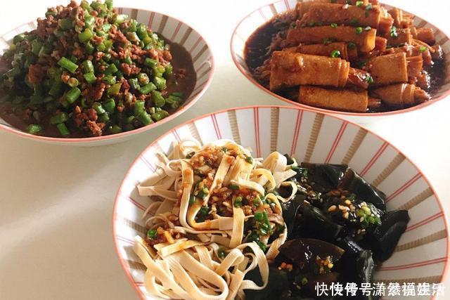 女性|正在哺乳期的女性，建议远离三类食物，会影响到孩子的吃奶过程