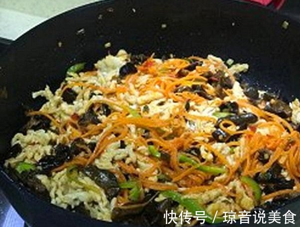 炒鱼香肉丝全指着一碗调料汁,吃起来嫩滑入味,上桌全家抢着吃
