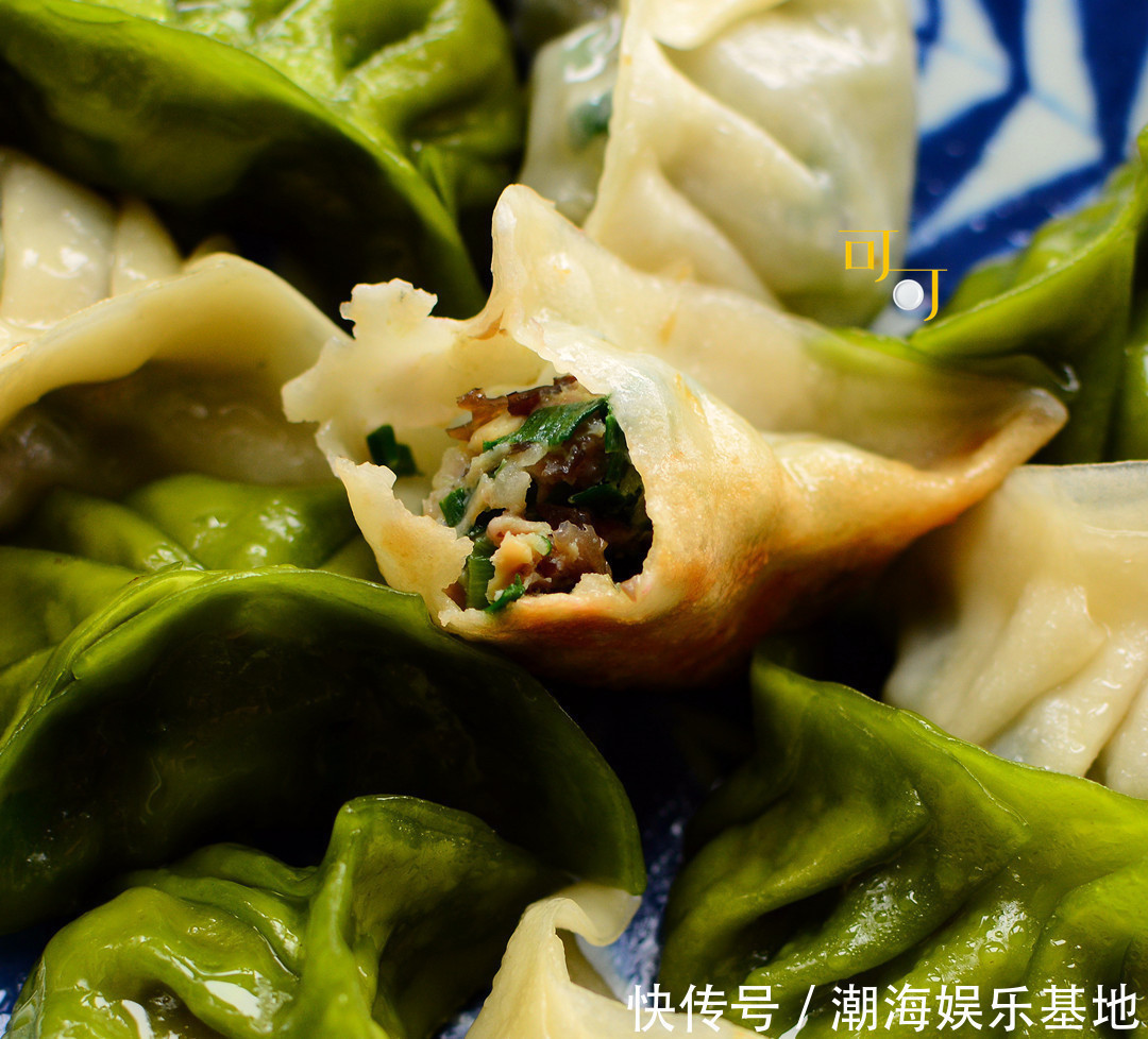 包饺子|出门前给老公准备的三鲜馅饺子，煮着吃煎着吃都可以，太方便